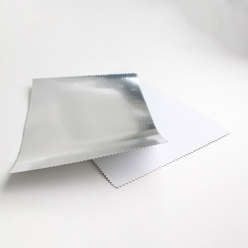 Metalliserat silver aluminiumpapper