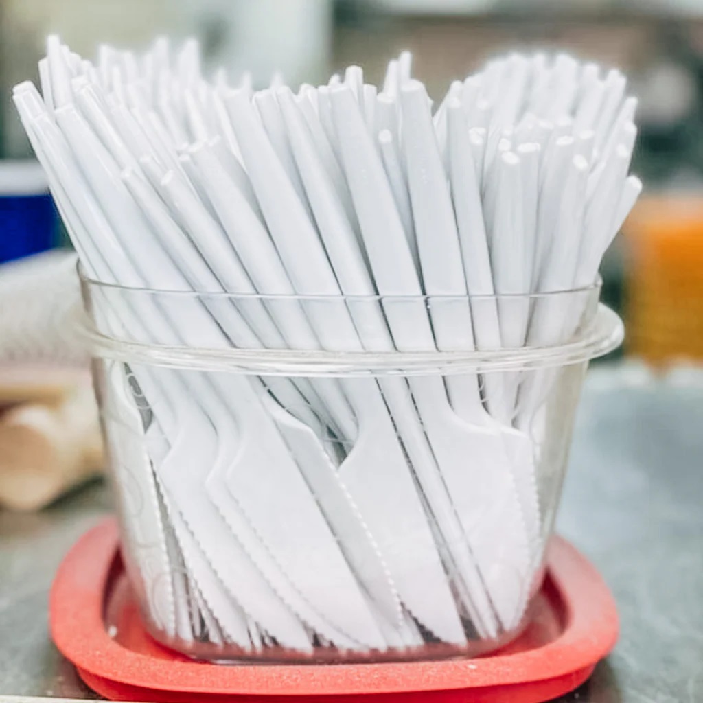 Plastkniv för engångsbruk